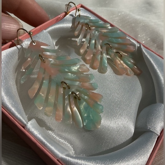 🍬Pastel Cotton Candy Fern/Leaf Acrylic lightweight Dangle Hook Drop Earrings - Picture 15 of 15